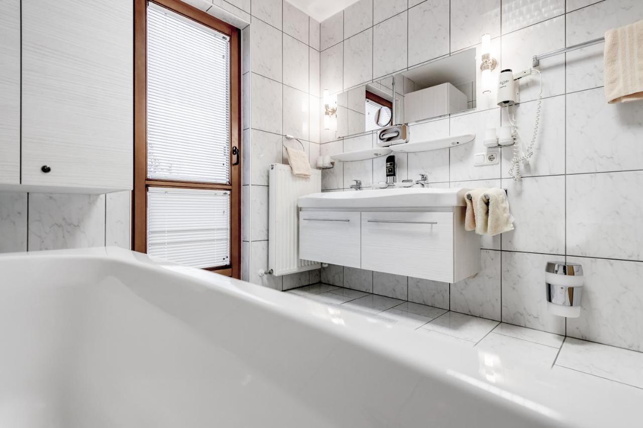 Ferienwohnungen Haus Daheim Längenfeld Exteriör bild