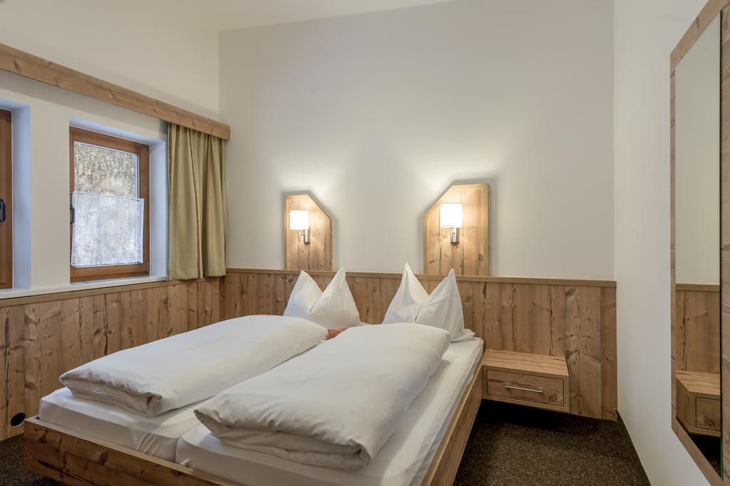 Ferienwohnungen Haus Daheim Längenfeld Exteriör bild