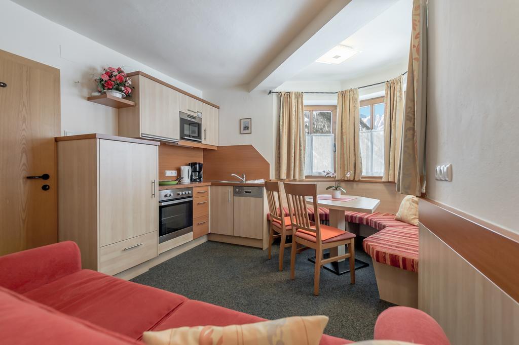 Ferienwohnungen Haus Daheim Längenfeld Exteriör bild